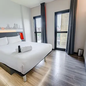 Easyhotel Barcelona Fira İspanya